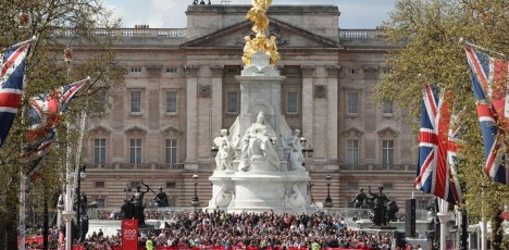 virgin marathon 2 Buckingham Palace (2)