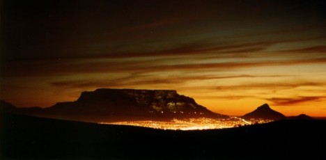 Kapstaden by night